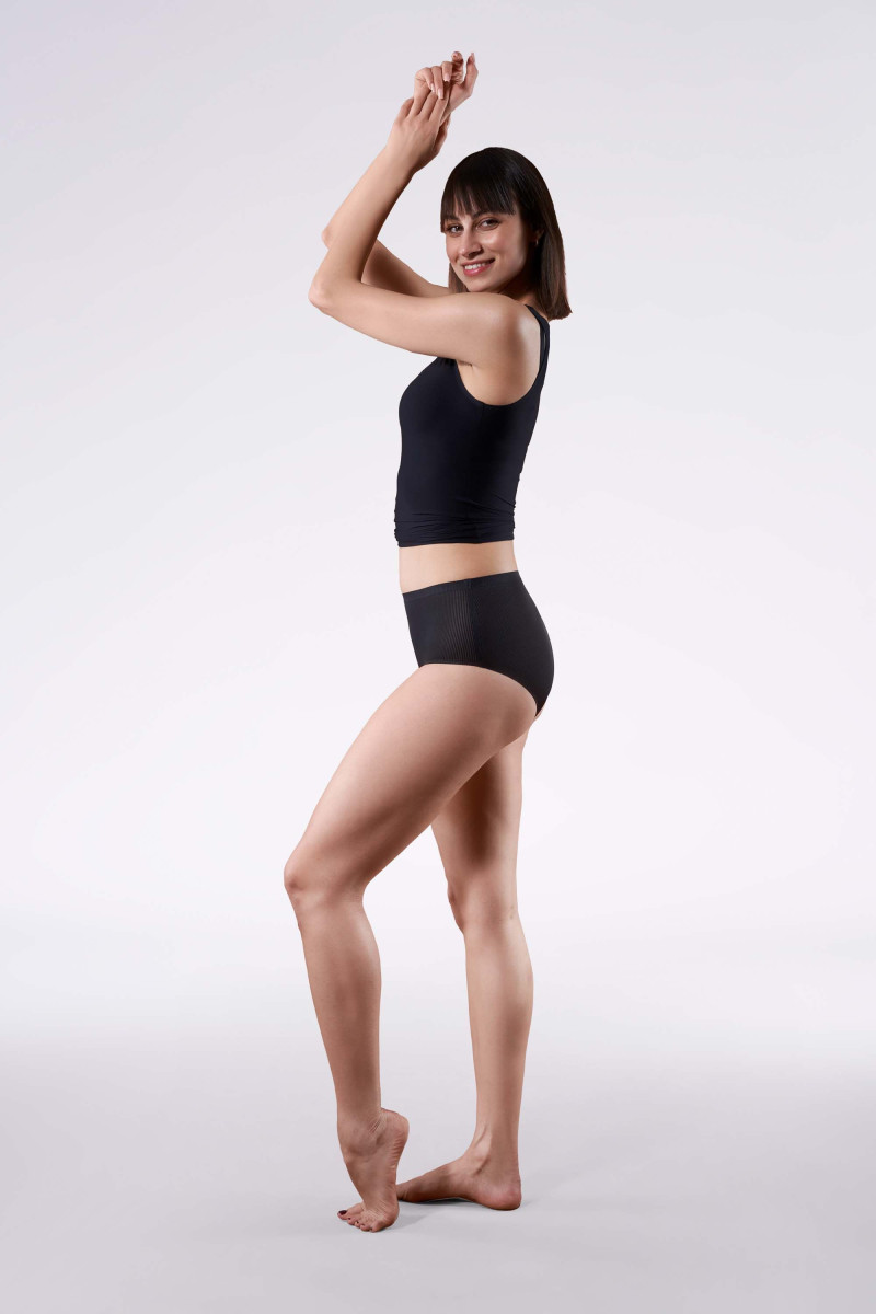 Kelnaitės Avia Maxi Juoda