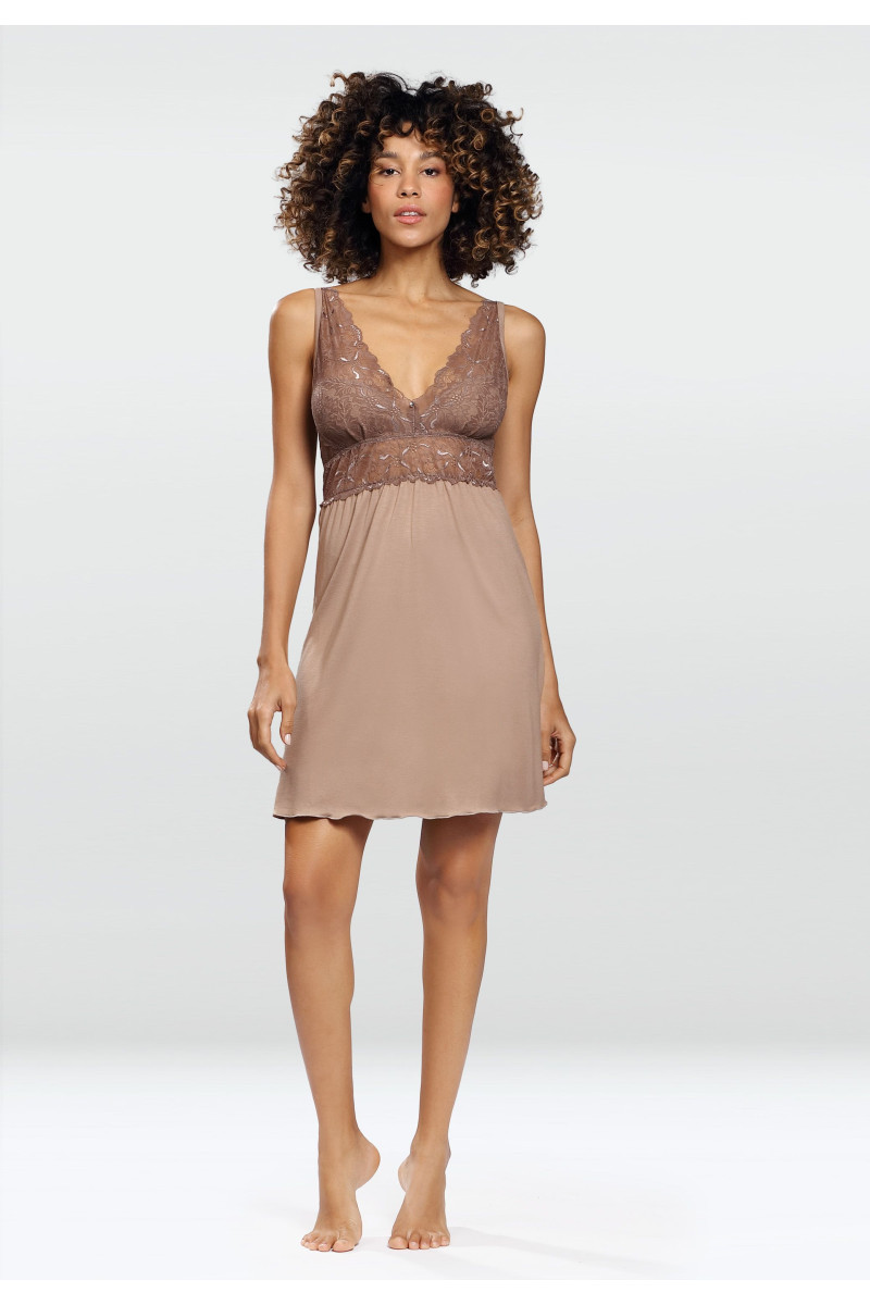 Naktinukai Evelina Cappucino